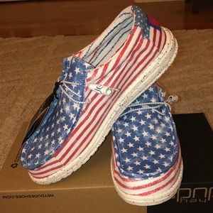 Hey Dude Stars and Stripes | Limited Edition | Men’s L11-M9